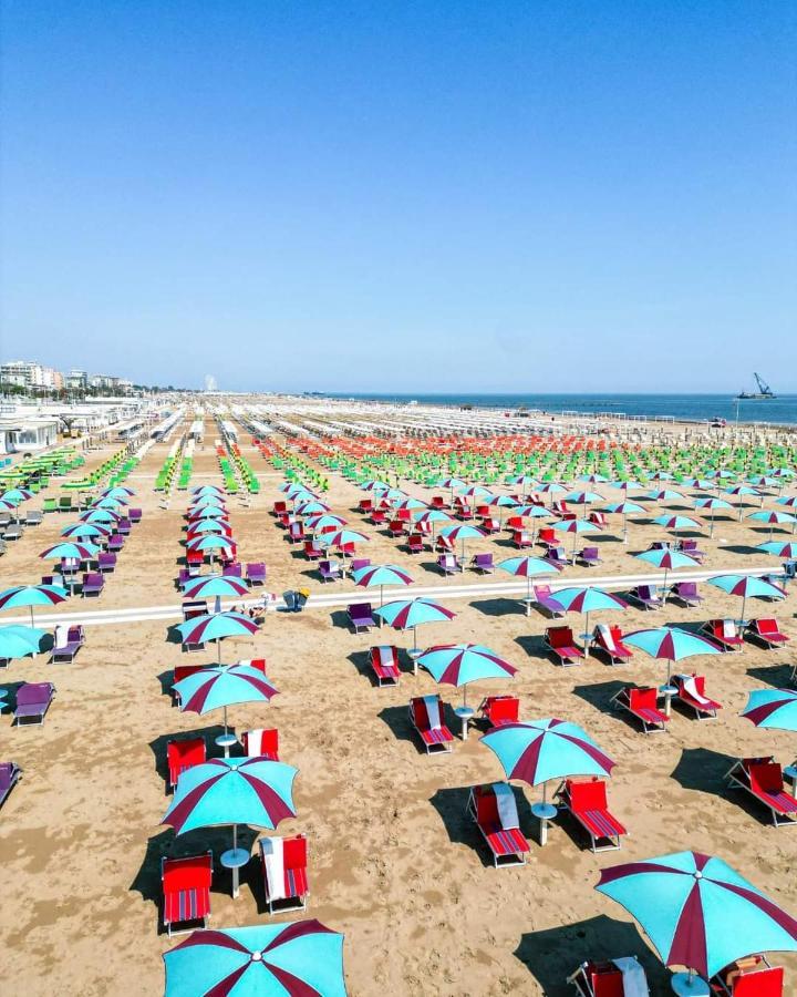Hotel Clara Rimini Extérieur photo