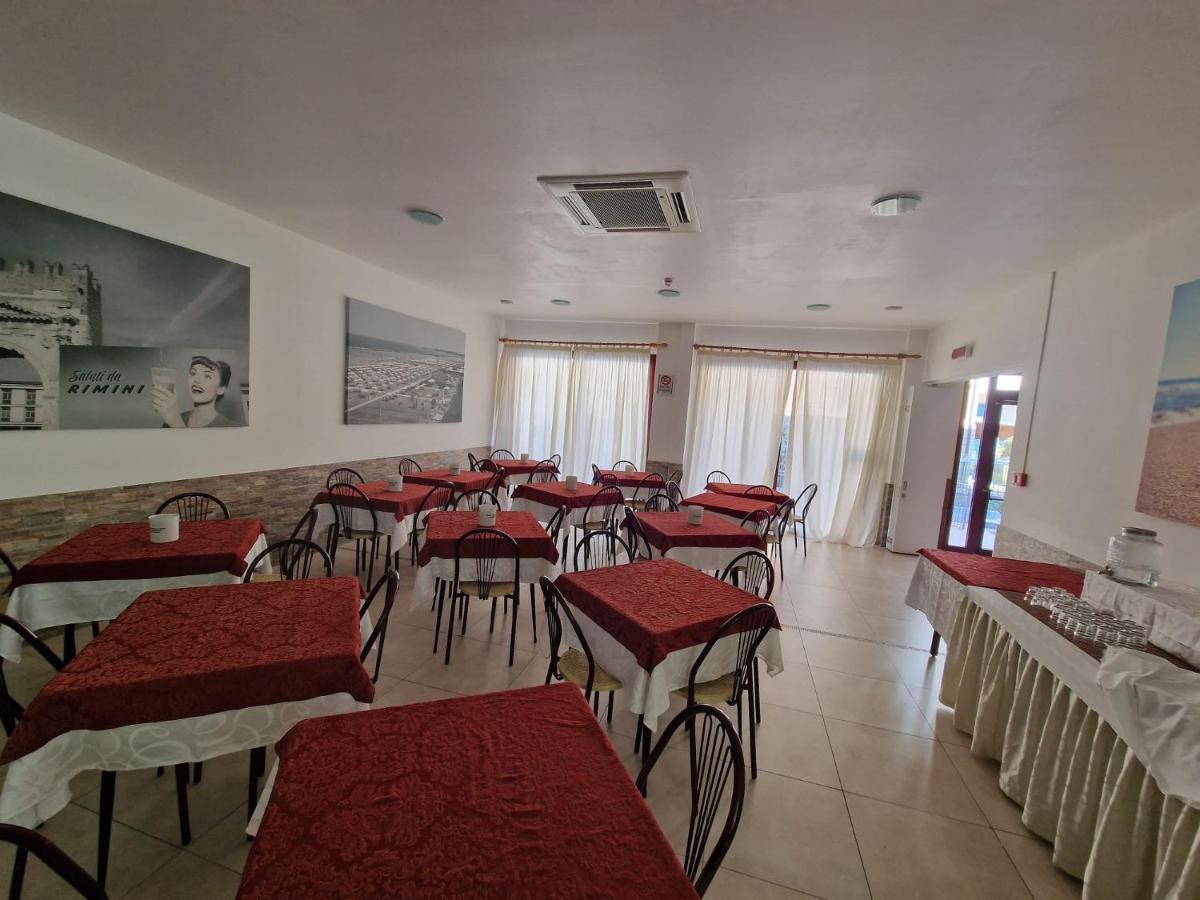 Hotel Clara Rimini Extérieur photo