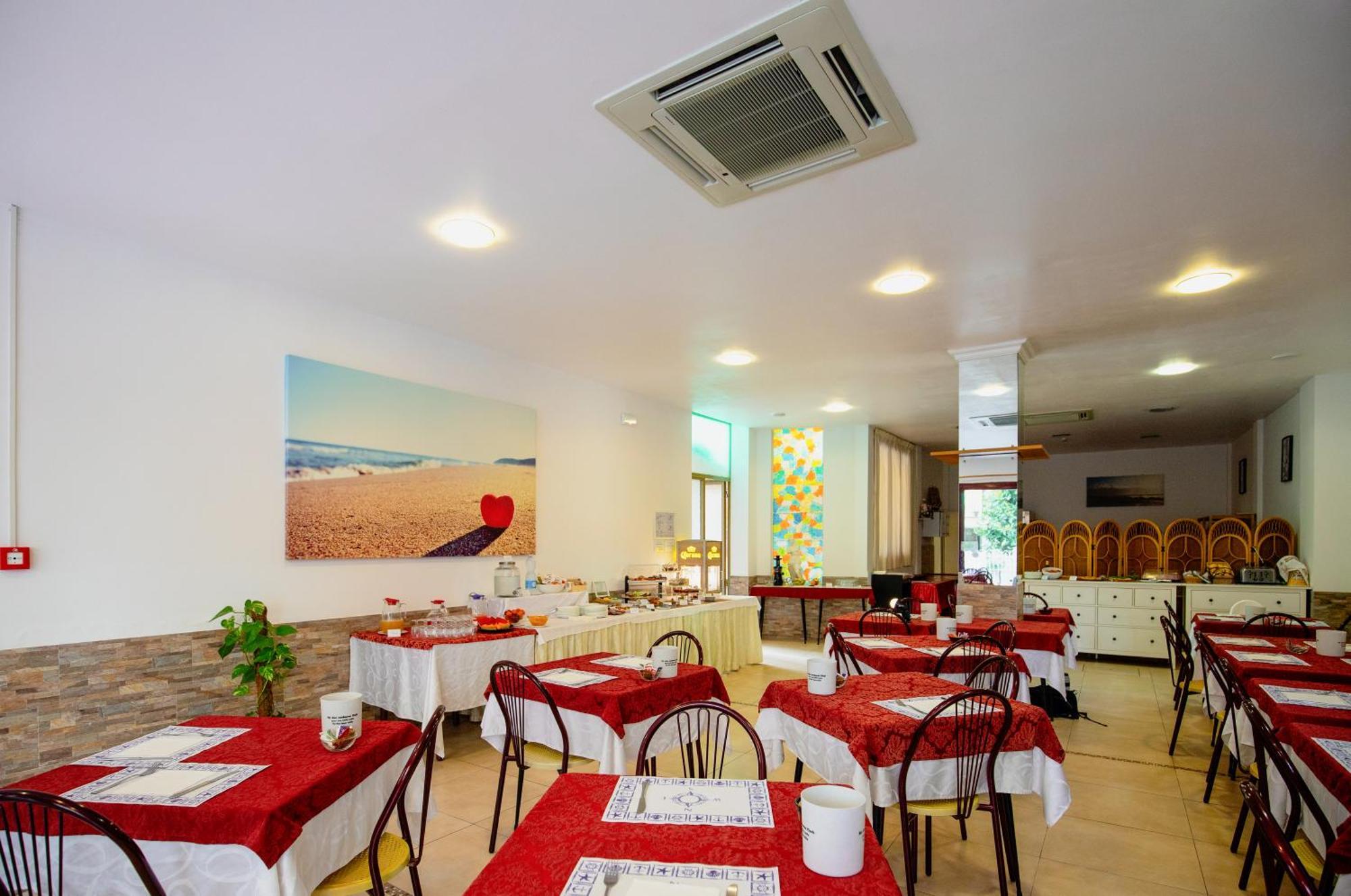 Hotel Clara Rimini Extérieur photo